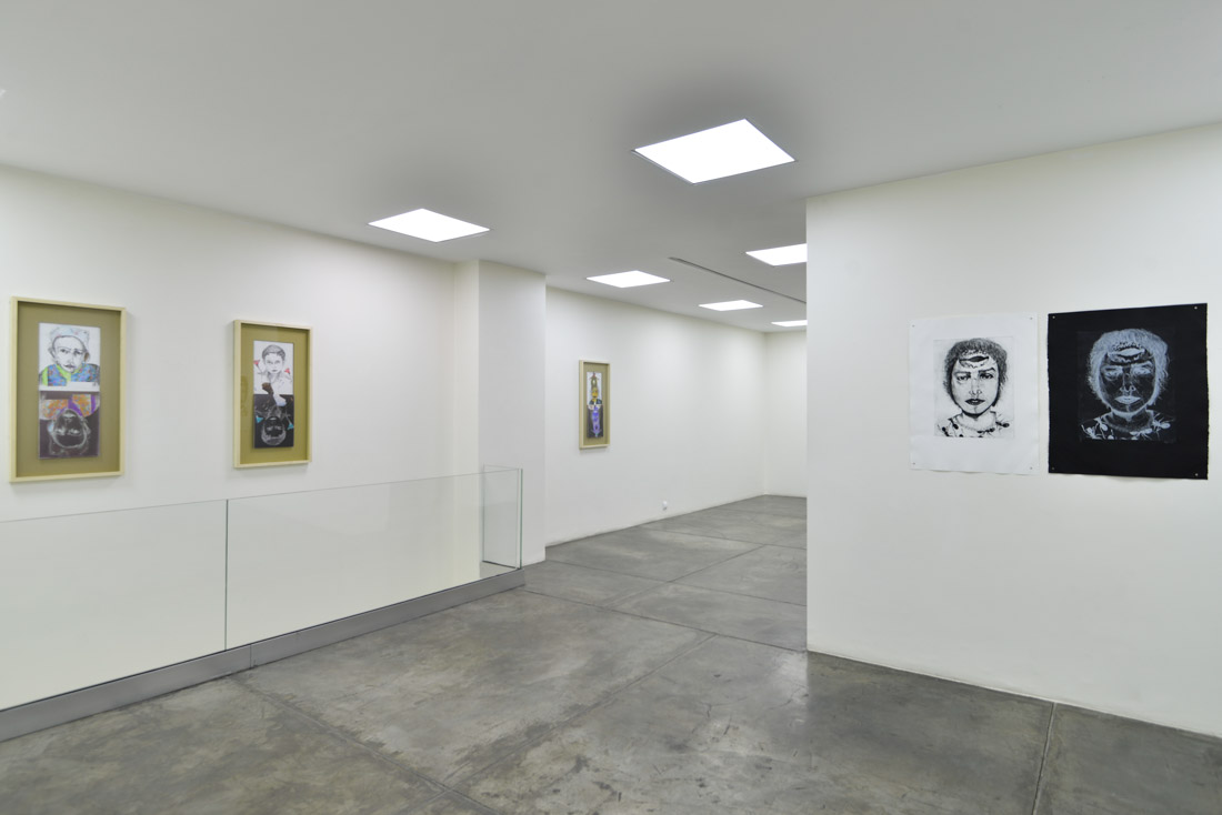 چیدمان آثار نقاش معاصر شیده تامی در گالری اُ