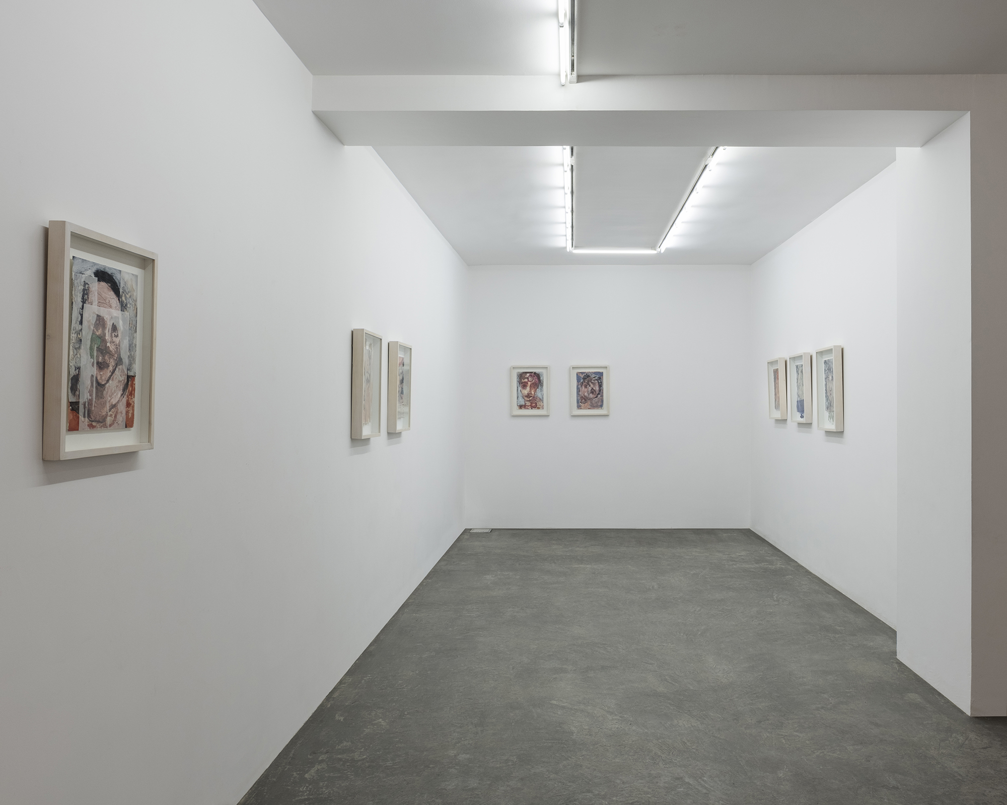 چیدمان آثار نقاش معاصر شیده تامی در گالری اُ