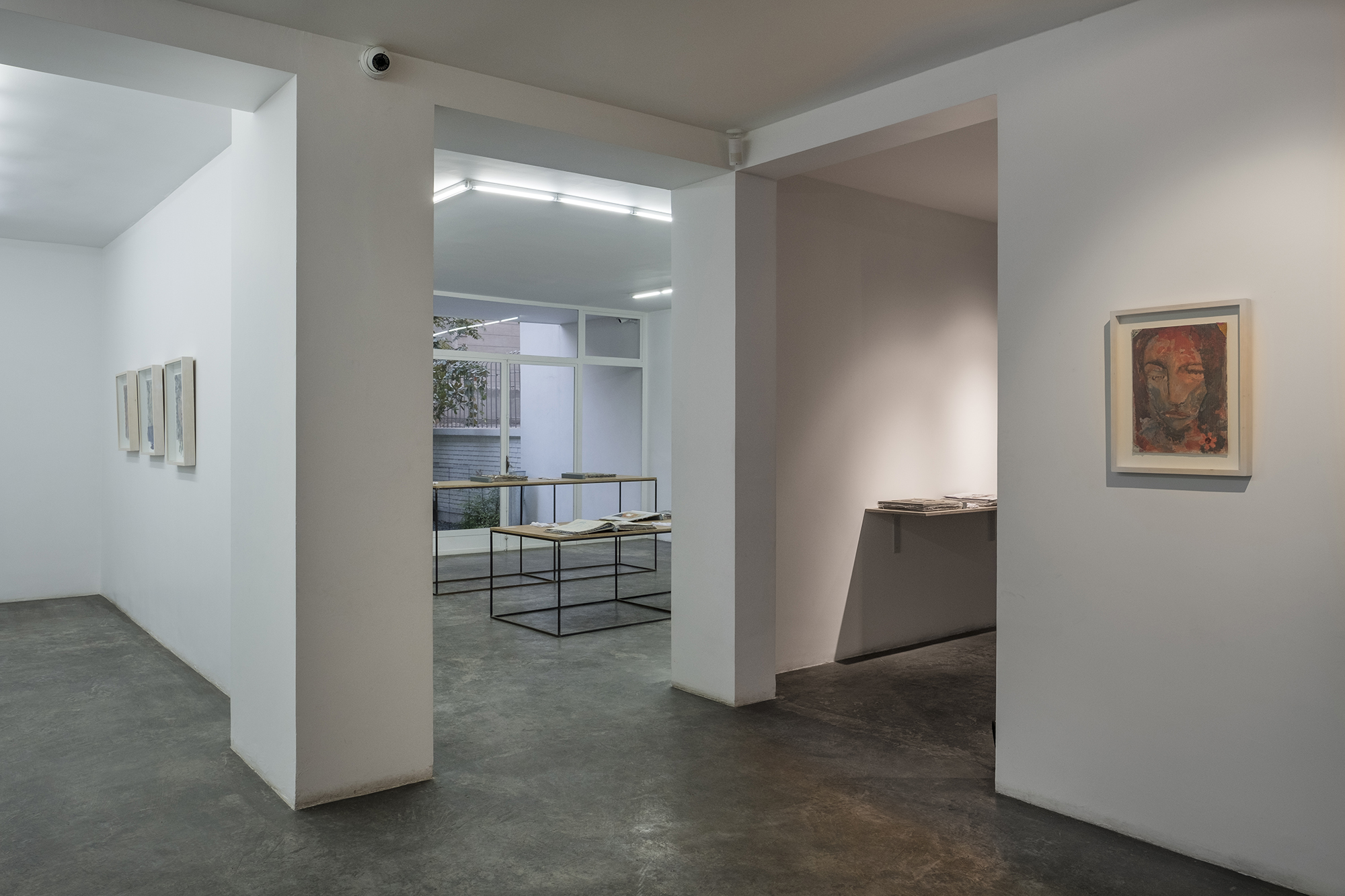 چیدمان آثار نقاش معاصر شیده تامی در گالری اُ